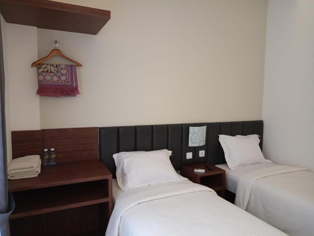 Alzara Hotel Syariah Wonosari Esterno foto